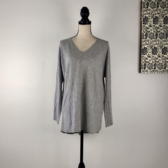 Vince Sweaters - Vince Deep V Neck Gray Cotton Sweater Size M
